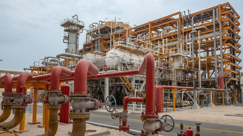 Vừa chốt mua hơn 40 tỷ USD LNG từ Mỹ, một khách 'sộp' lại ngỏ ý mua 50 tỷ m³ khí đốt từ quốc gia BRICS, tuyên bố muốn tiếp tục nhập khẩu trong nhiều năm tới- Ảnh 1.