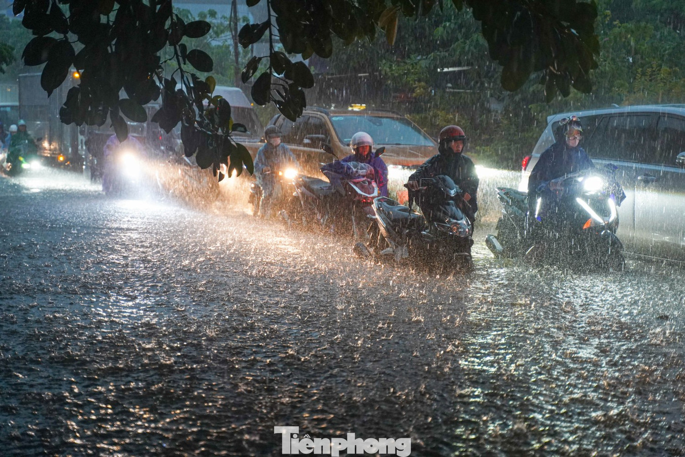 Xuất hiện hình thái gây mưa đặc biệt nguy hiểm ở miền Bắc Xuất hiện hình thái gây mưa đặc biệt nguy hiểm ở miền Bắc