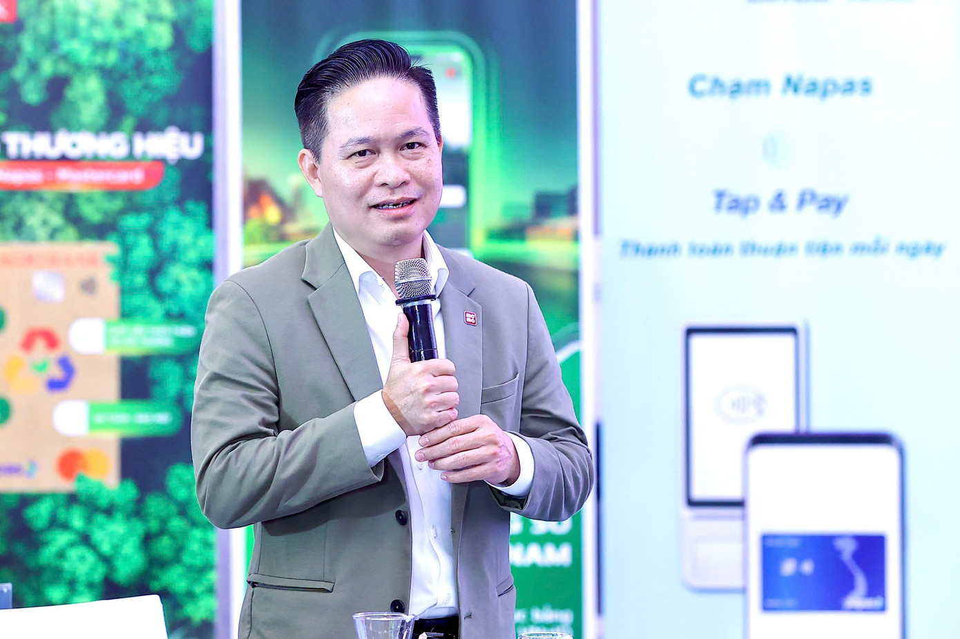 'Kỳ lân' MoMo tiết lộ tham vọng mở QR xuyên biên giới, NAPAS chuẩn bị đón khách Trung Quốc 'quét mã' tại Việt Nam - Ảnh 2.