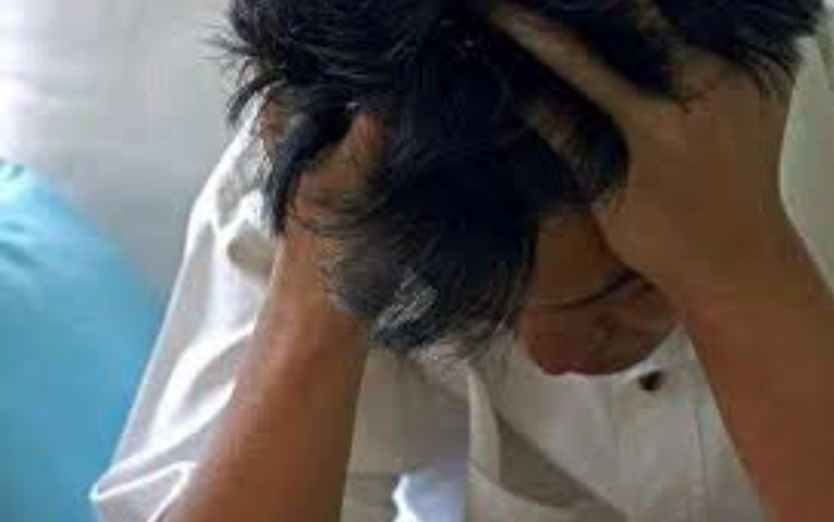 5 thói quen rút ngắn tuổi thọ của nam giới: Hút thuốc chỉ đứng thứ 4, cái số 1 nhiều người mắc phải mỗi ngày 5 thói quen rút ngắn tuổi thọ của nam giới: Hút thuốc chỉ đứng thứ 4, cái số 1 nhiều người mắc phải mỗi ngày