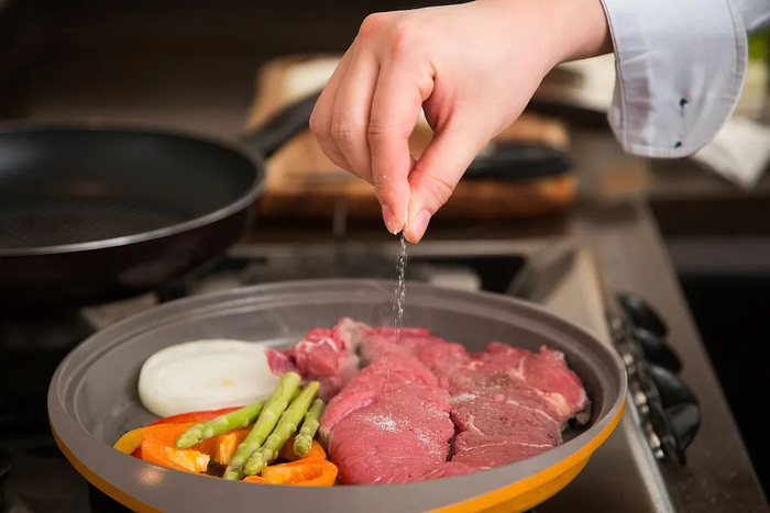 4 loại gia vị dùng nhiều "phá gan" còn nhanh hơn bia rượu: Bếp nhà nào cũng sẵn! - Ảnh 1.