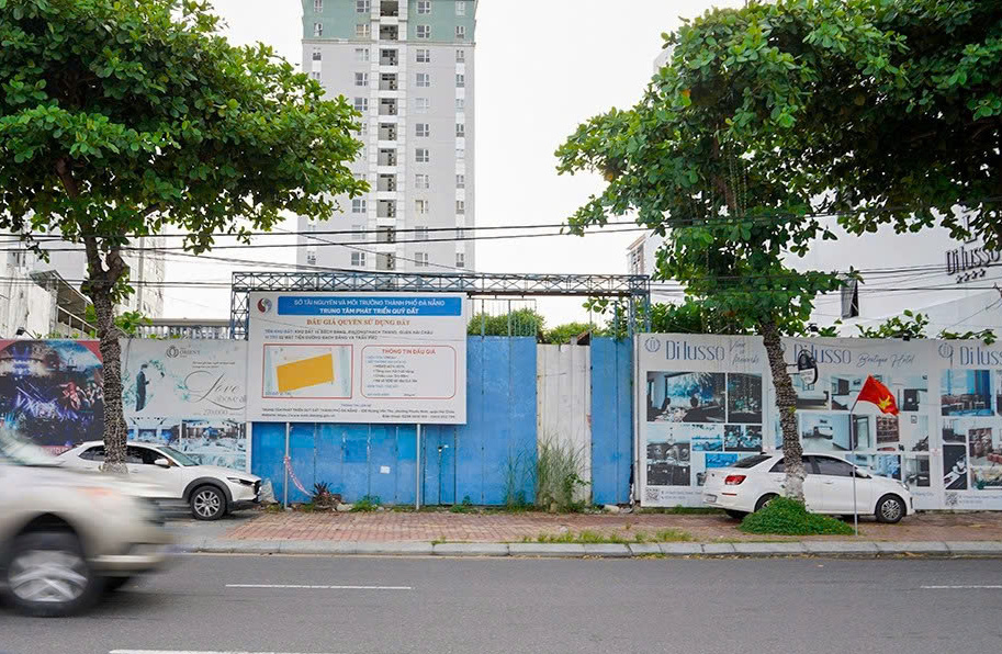 Công ty ở Hà Nội trúng đấu giá khu đất vàng 16 Bạch Đằng - Đà Nẵng hơn 359 tỉ đồng - Ảnh 1. Công ty ở Hà Nội trúng đấu giá khu đất vàng 16 Bạch Đằng - Đà Nẵng hơn 359 tỉ đồng - Ảnh 1.