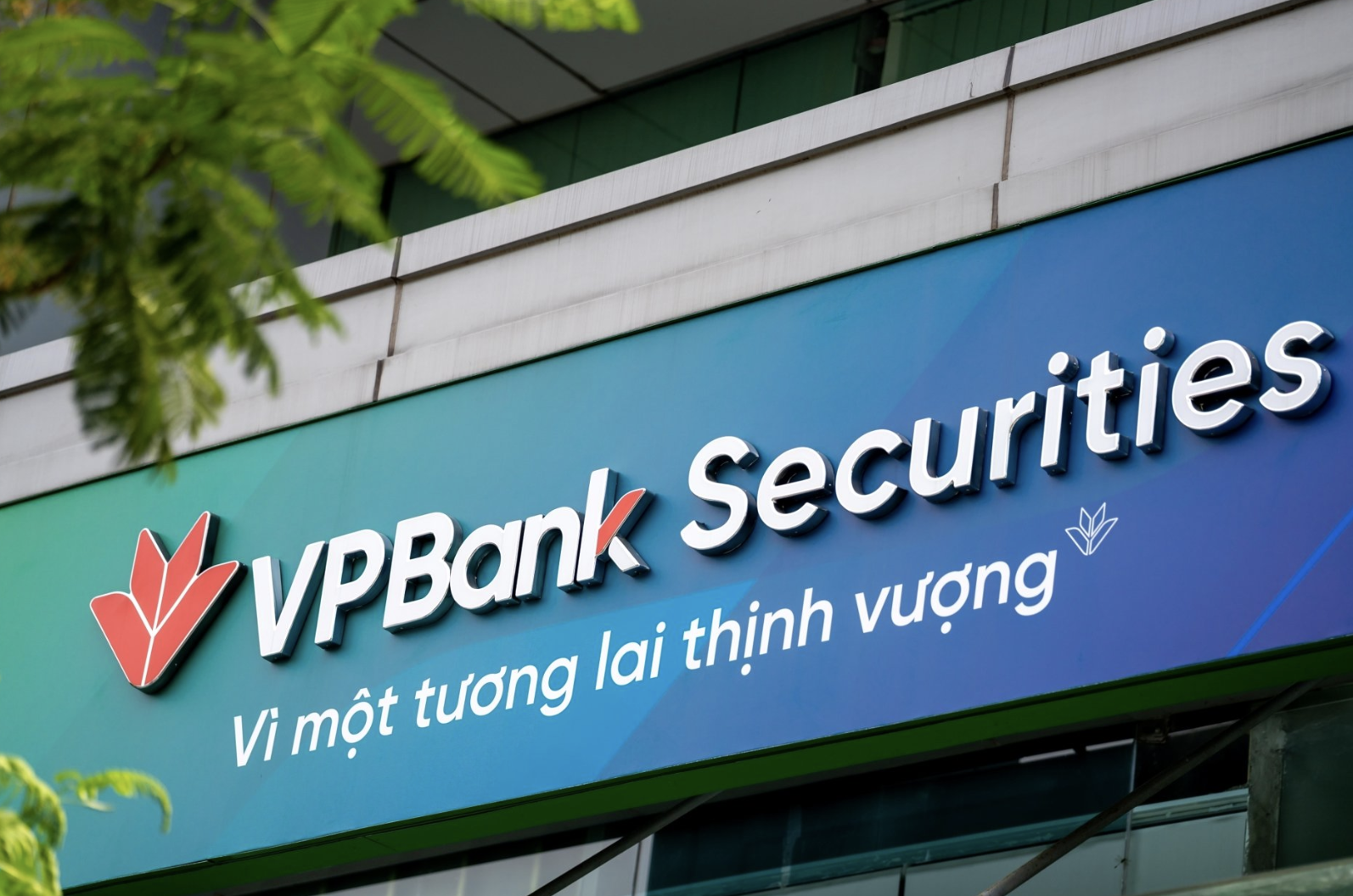 VPBankS báo lãi gấp 4 lần cùng kỳ, chuẩn bị cho thương vụ IPO lịch sử - Ảnh 1.