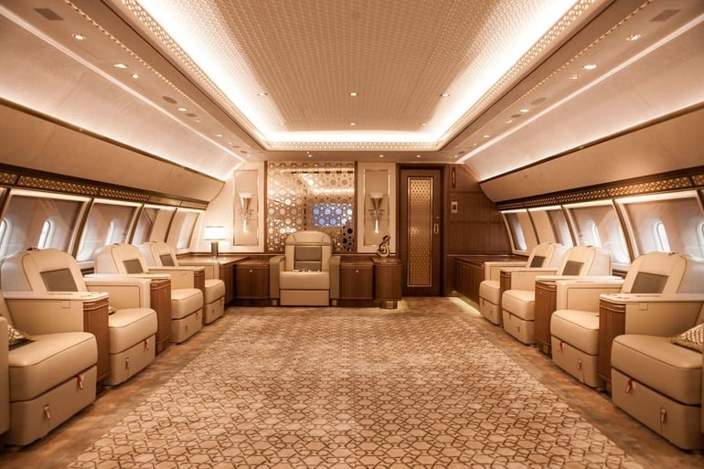 Doanh nhân Ả Rập đặt mua chiếc máy bay riêng lớn nhất thế giới, biến nó thành 'cung điện bay' cho 80 người - nhưng chưa kịp đặt chân lên đã phá sản - Ảnh 3.