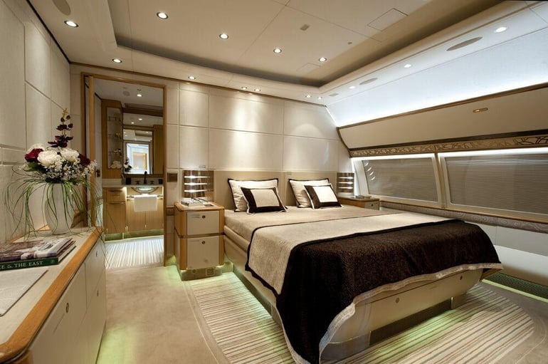 Doanh nhân Ả Rập đặt mua chiếc máy bay riêng lớn nhất thế giới, biến nó thành 'cung điện bay' cho 80 người - nhưng chưa kịp đặt chân lên đã phá sản - Ảnh 4.