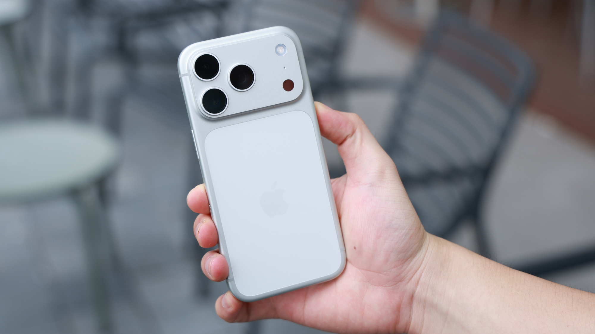 Nghịch lý iPhone 17: Rớt giá chưa từng có sau 1 tháng, riêng một phiên bản siêu hot vẫn bị săn lùng- Ảnh 3. Nghịch lý iPhone 17: Rớt giá chưa từng có sau 1 tháng, riêng một phiên bản siêu hot vẫn bị săn lùng- Ảnh 3.