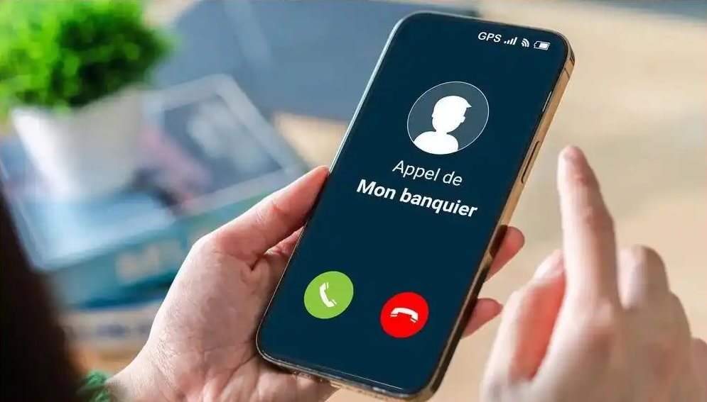 Nhận được cuộc gọi này thì phải tắt máy ngay nếu không muốn mất tiền tài khoản- Ảnh 1. Nhận được cuộc gọi này thì phải tắt máy ngay nếu không muốn mất tiền tài khoản- Ảnh 1.