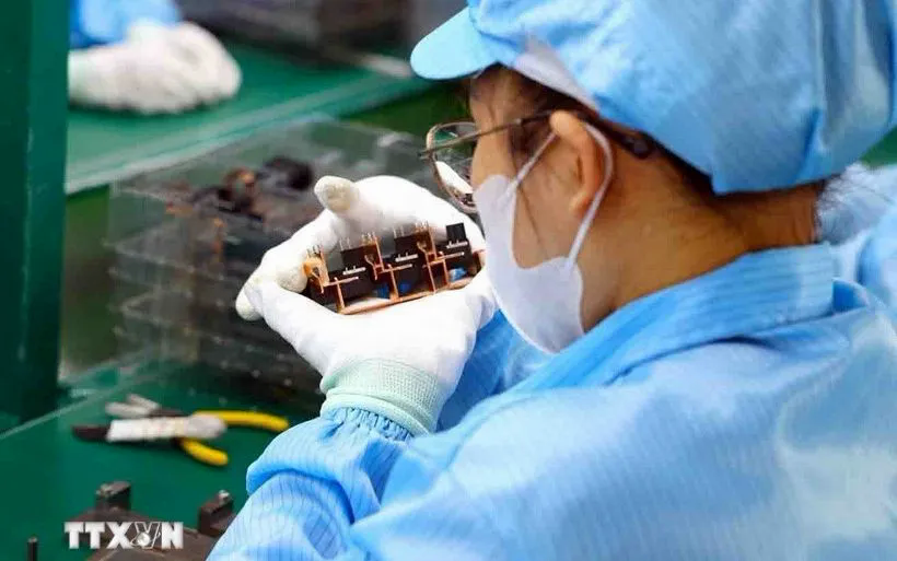 Sản xuất linh kiện điện tử. (Nguồn: TTXVN)