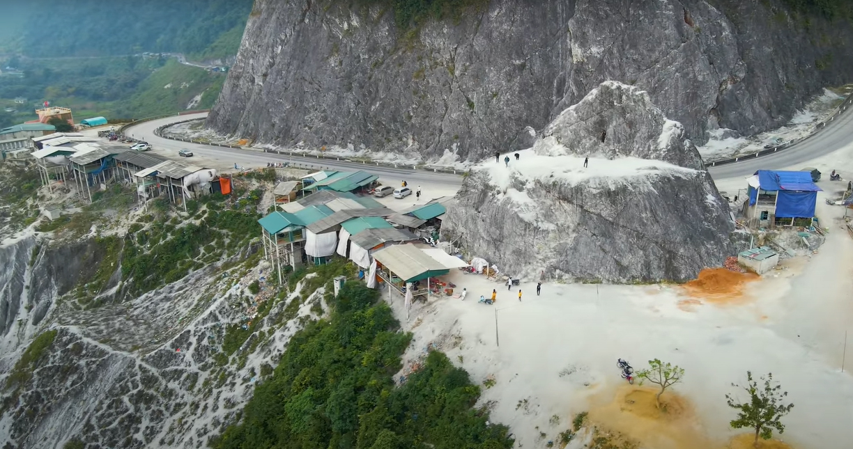 Miền Bắc có đèo được ví là "đèo tuyết phủ": Không phải ở Hà Giang hay Yên Bái, cách Hà Nội chỉ hơn 100km - Ảnh 6.