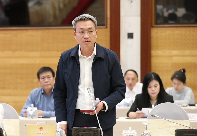 Thứ trưởng Bộ Công Thương: “Nếu phát hiện hàng giả, hàng nhái thì trong vòng 24 giờ sàn TMĐT phải gỡ bỏ gian hàng của người bán”- Ảnh 2. Thứ trưởng Bộ Công Thương: “Nếu phát hiện hàng giả, hàng nhái thì trong vòng 24 giờ sàn TMĐT phải gỡ bỏ gian hàng của người bán”- Ảnh 2.