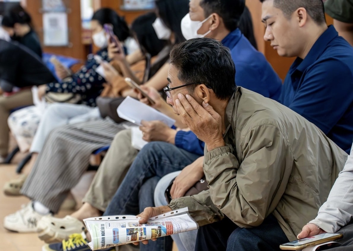 “Kim bài miễn tử” mang tên bằng cấp đã mất hiệu lực: Hàng triệu nhân sự “cổ cồn trắng” đối mặt với làn sóng thất nghiệp mới- Ảnh 4. “Kim bài miễn tử” mang tên bằng cấp đã mất hiệu lực: Hàng triệu nhân sự “cổ cồn trắng” đối mặt với làn sóng thất nghiệp mới- Ảnh 4.