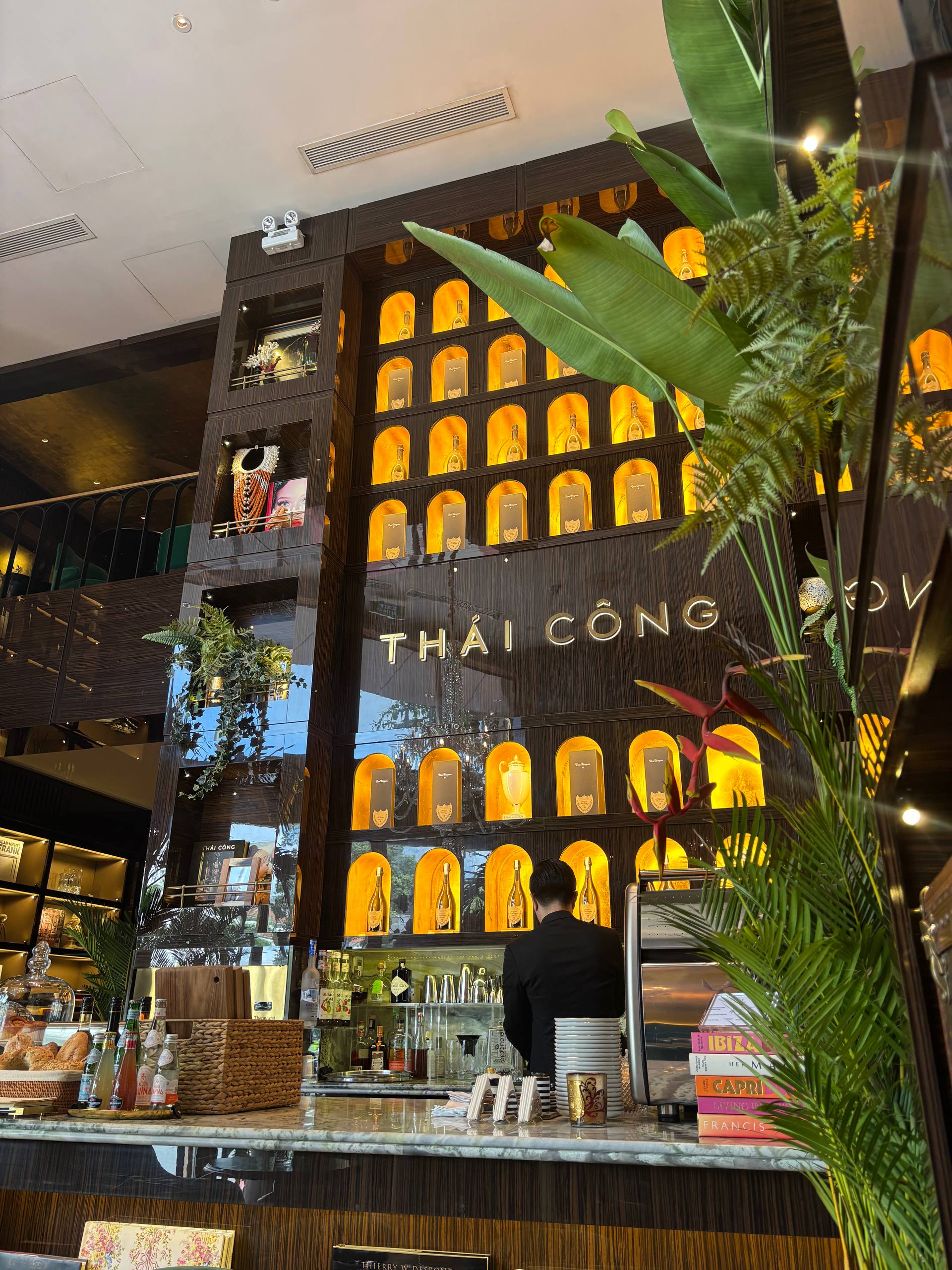 Tình trạng không ngờ của quán cà phê Thái Công- Ảnh 3. Tình trạng không ngờ của quán cà phê Thái Công- Ảnh 3.