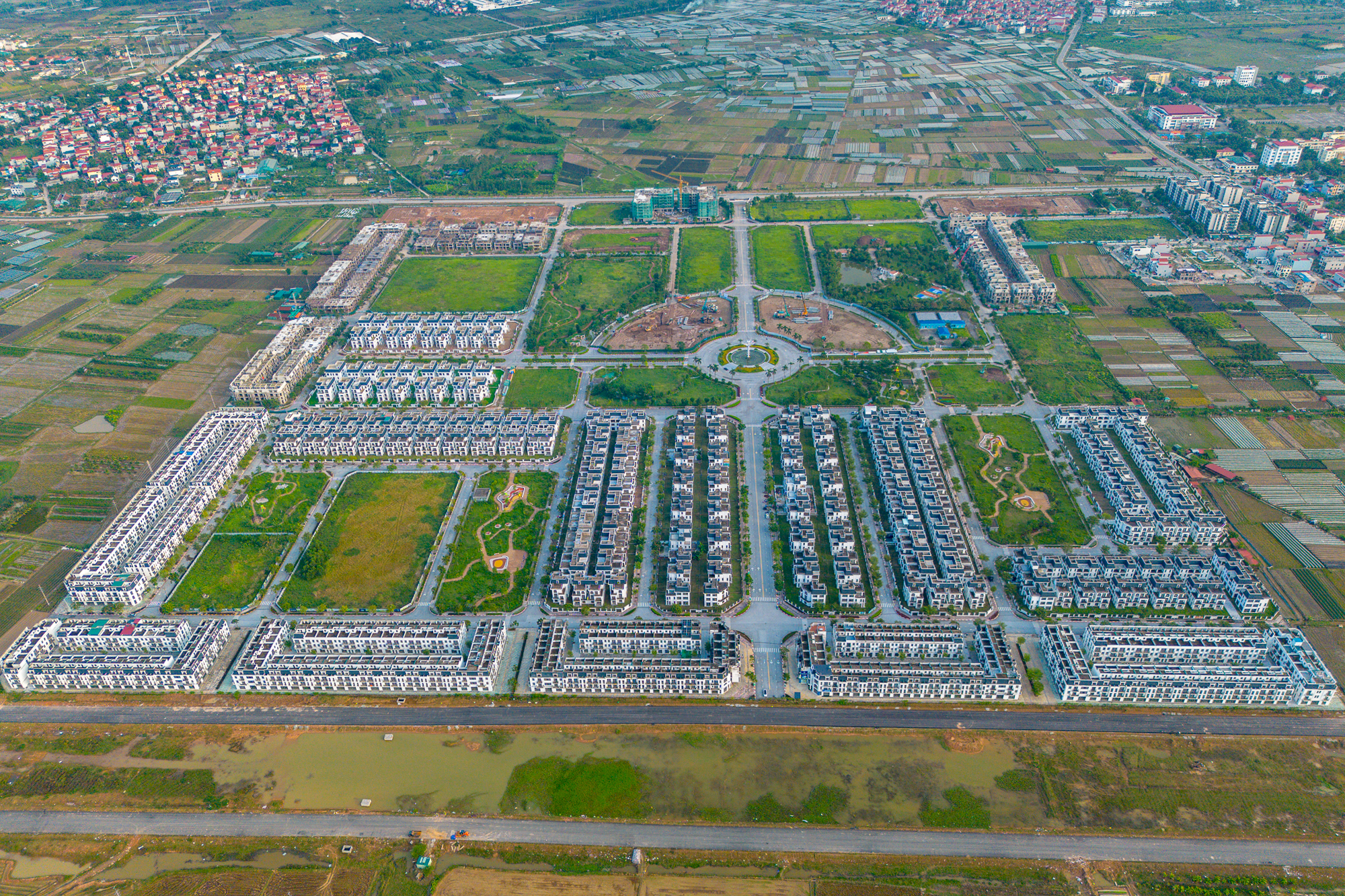 Thay bạn đi xem khu đất rộng hơn phường Hoàn Kiếm, sẽ được Sun Group đầu tư 15.000 tỷ ở điểm nóng Mê Linh - Ảnh 13.