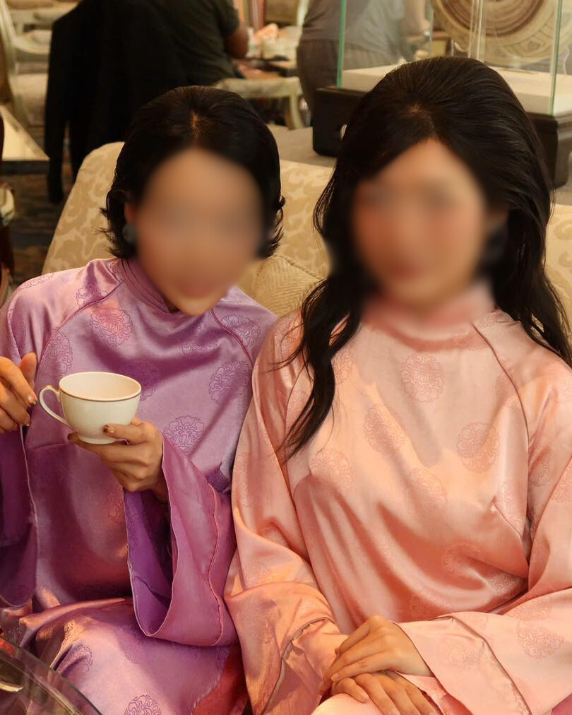 Hứng gạch đá vì bộ ảnh áo dài phản cảm, chèn nhạc "Chinese New Year", brand Việt nói gì? - Ảnh 5. Hứng gạch đá vì bộ ảnh áo dài phản cảm, chèn nhạc "Chinese New Year", brand Việt nói gì? - Ảnh 5.