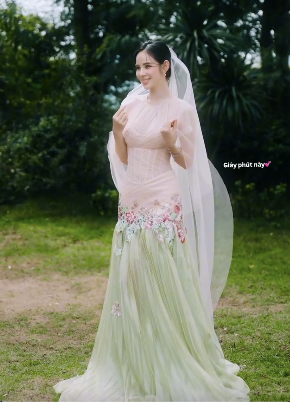 Thêm 1 mỹ nhân Việt công khai ảnh cưới với thiếu gia tập đoàn lớn!- Ảnh 1.