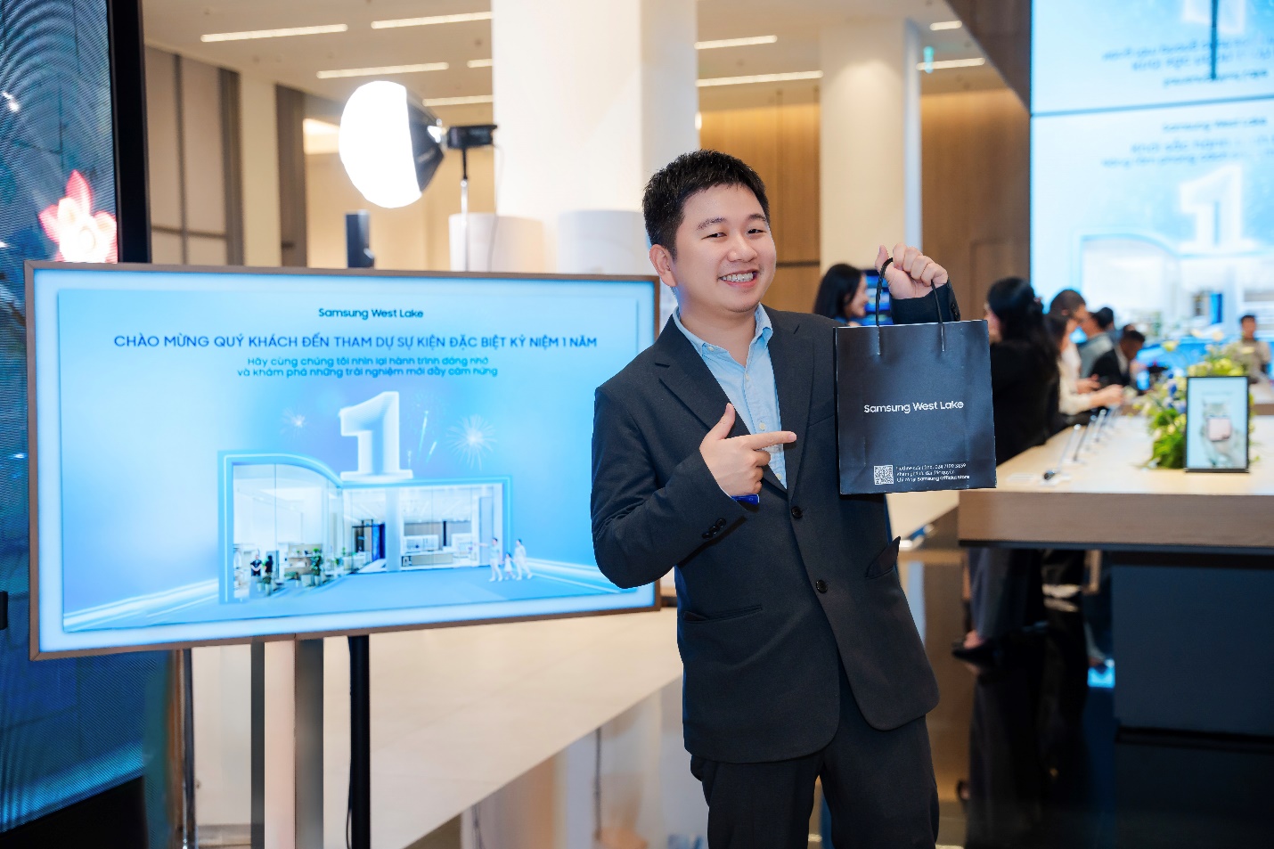 Samsung West Lake: Dấu ấn một năm trên hành trình 3 thập kỷ vươn mình của Samsung tại Việt Nam - Ảnh 4. Samsung West Lake: Dấu ấn một năm trên hành trình 3 thập kỷ vươn mình của Samsung tại Việt Nam - Ảnh 4.