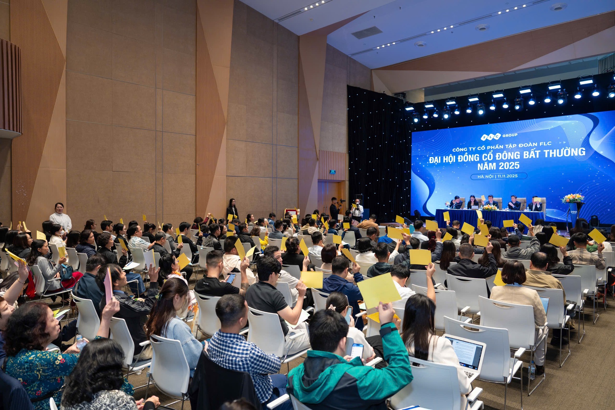 Nóng: Cổ phiếu FLC sẽ được giao dịch sàn UPCOM vào quý I/2026- Ảnh 1. Nóng: Cổ phiếu FLC sẽ được giao dịch sàn UPCOM vào quý I/2026- Ảnh 1.