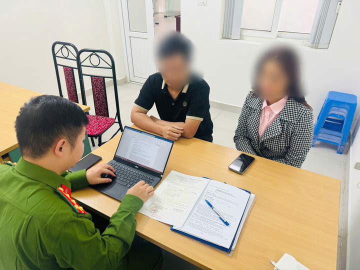 Công an xử lý loạt sai phạm của khách sạn 'bùng' phòng cô gái lúc 2h sáng- Ảnh 1.