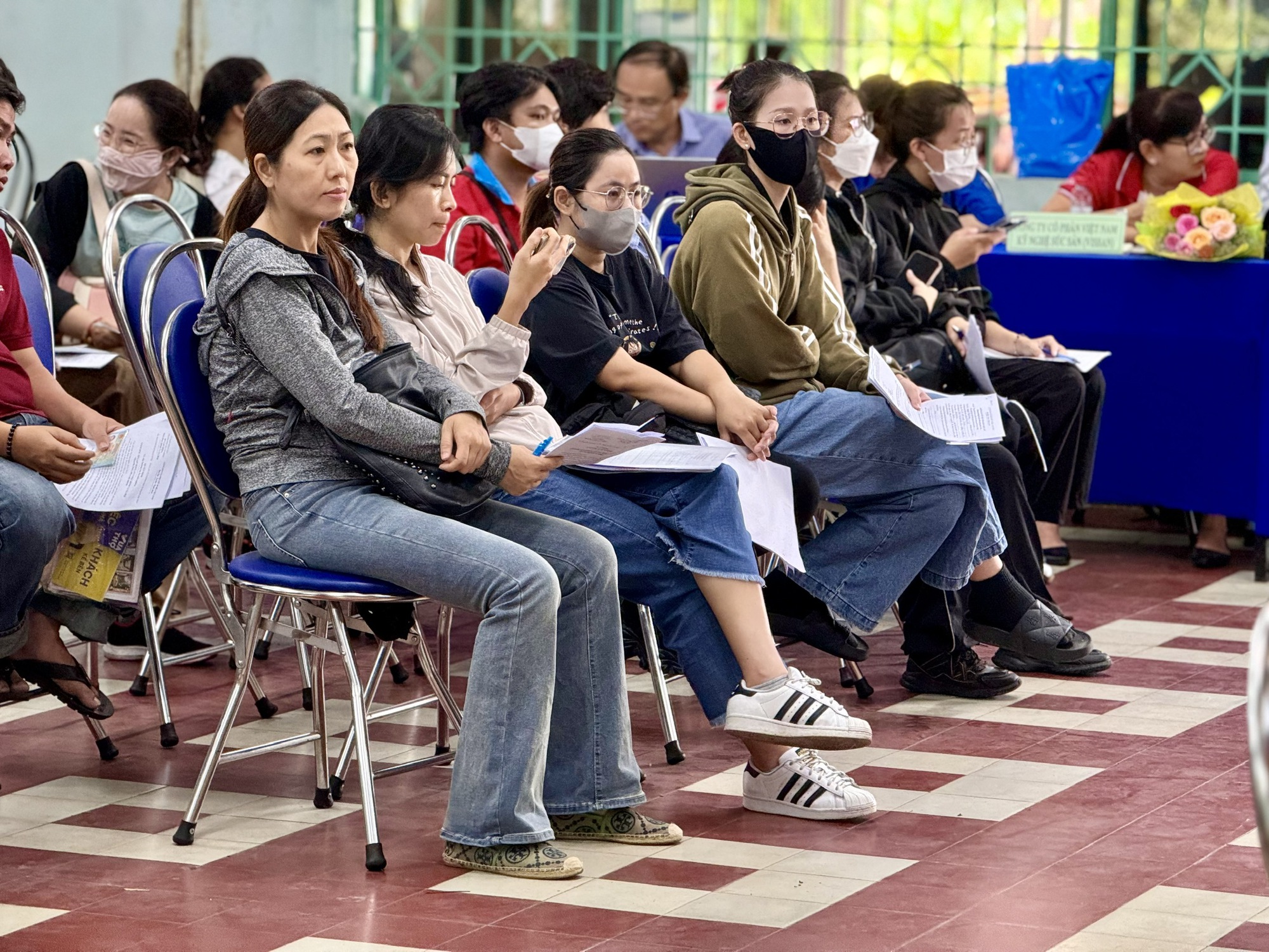 Từ 1-1-2026, người lao động có thể được hưởng trợ cấp thất nghiệp gần 320 triệu đồng - Ảnh 1.