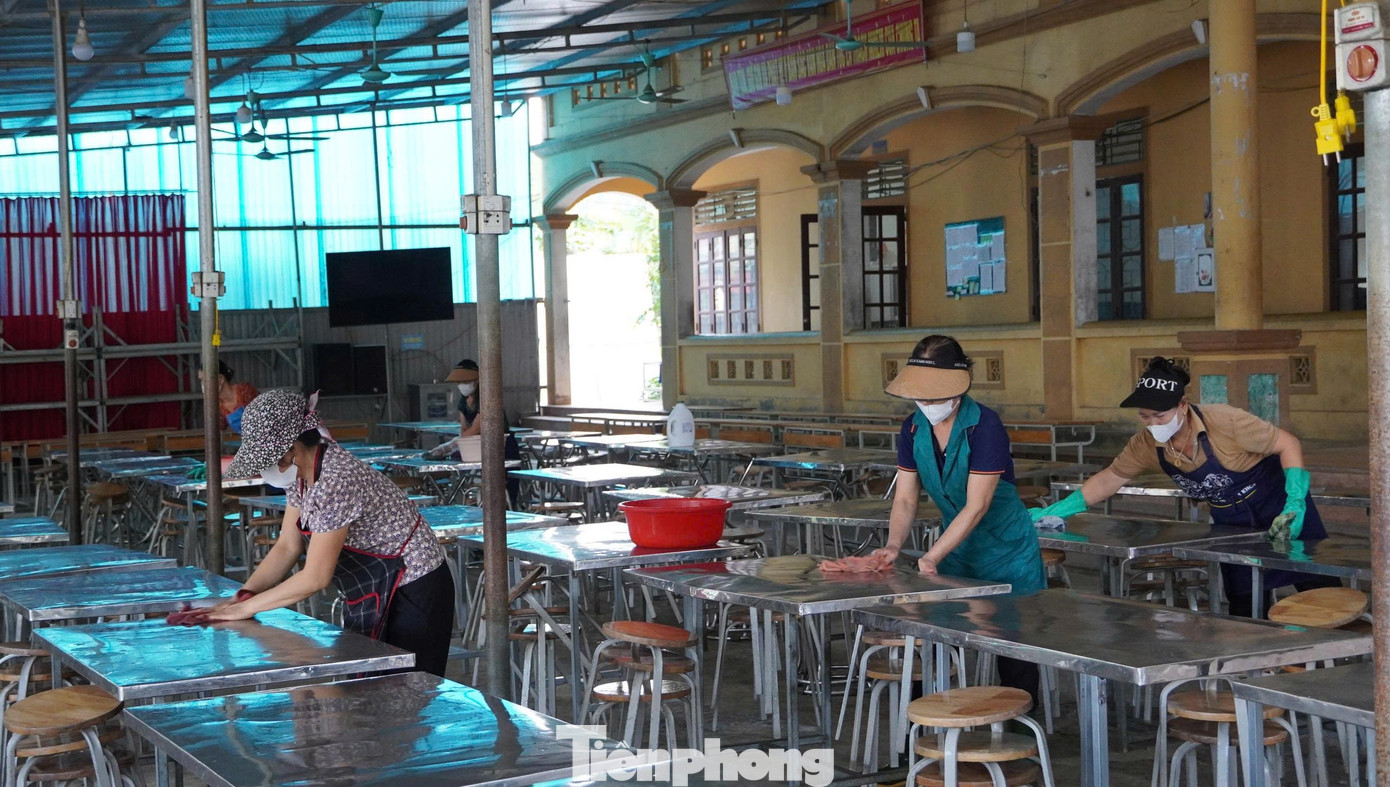 Gần 200 học sinh mắc cúm A, trường nội trú tạm dừng dạy học Gần 200 học sinh mắc cúm A, trường nội trú tạm dừng dạy học