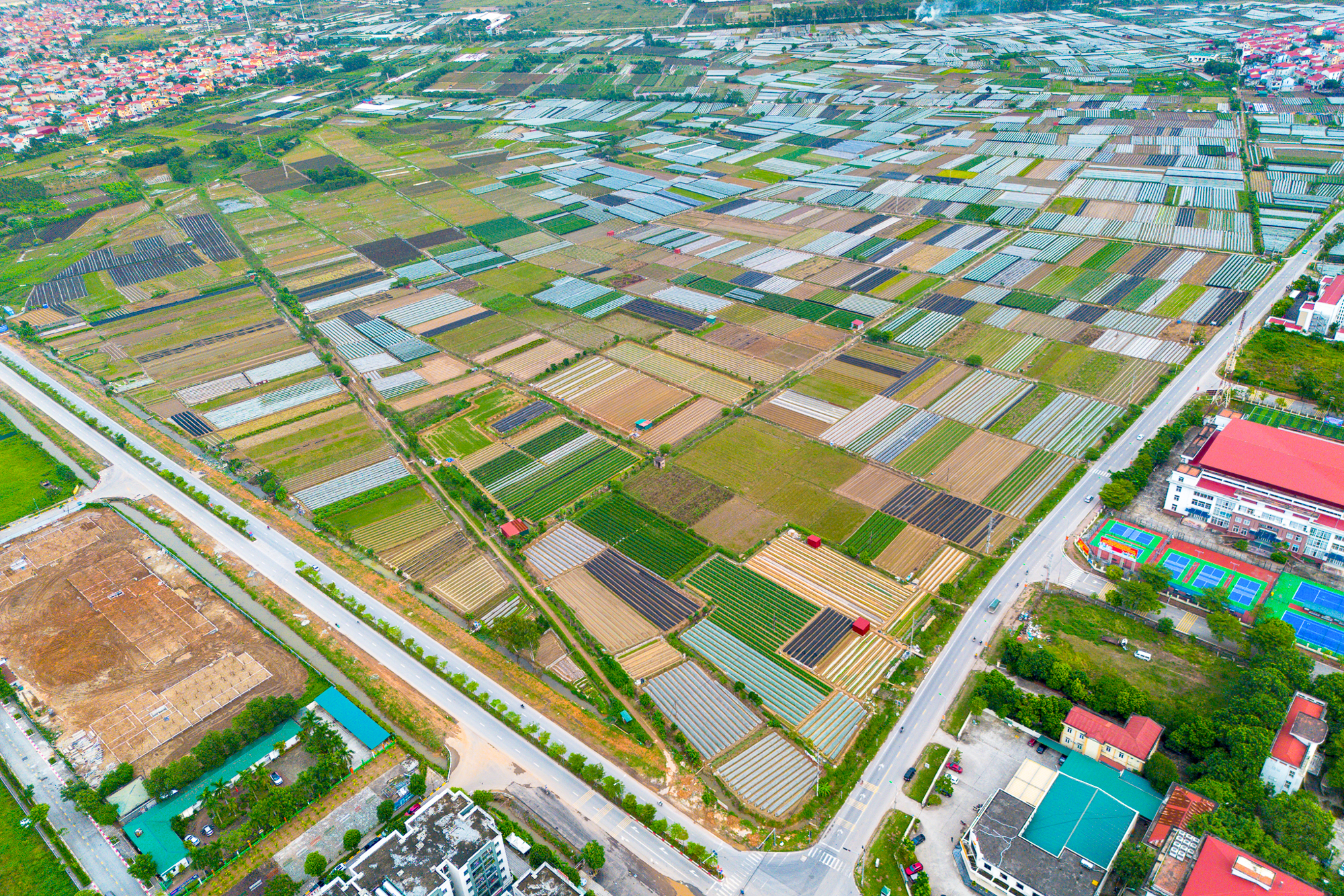 Cầu 2 tầng, cầu đắt nhất Hà Nội và loạt con đường kết nối...đang biến Mê Linh trở "điểm nóng" cho nhà đầu tư bất động sản cuối năm - Ảnh 1. Cầu 2 tầng, cầu đắt nhất Hà Nội và loạt con đường kết nối...đang biến Mê Linh trở "điểm nóng" cho nhà đầu tư bất động sản cuối năm - Ảnh 1.