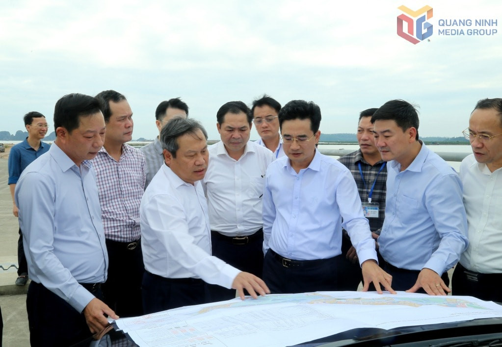 Chốt ngày trọng đại cho công trình 18 tỷ USD của Vingroup ở tỉnh miền Bắc, là dự án "khủng" nhất lịch sử - Ảnh 1. Chốt ngày trọng đại cho công trình 18 tỷ USD của Vingroup ở tỉnh miền Bắc, là dự án "khủng" nhất lịch sử - Ảnh 1.