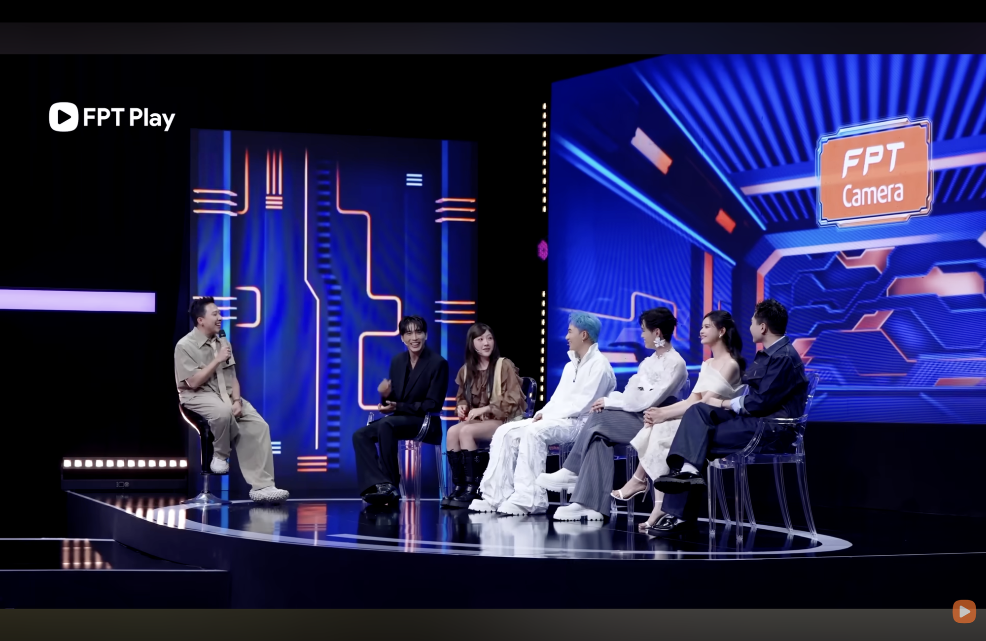 A.I chuẩn chất, lật mặt song trùng: FPT Camera đưa AI lên sân khấu gameshow Việt - Ảnh 1. A.I chuẩn chất, lật mặt song trùng: FPT Camera đưa AI lên sân khấu gameshow Việt - Ảnh 1.