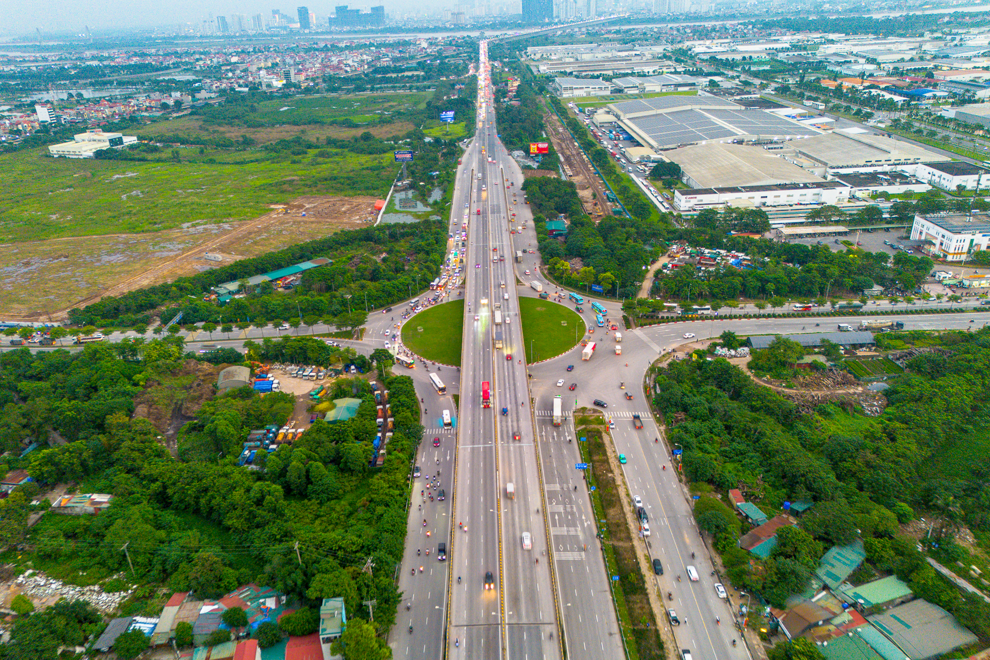 Cầu 2 tầng, cầu đắt nhất Hà Nội và loạt con đường kết nối...đang biến Mê Linh trở "điểm nóng" cho nhà đầu tư bất động sản cuối năm - Ảnh 3. Cầu 2 tầng, cầu đắt nhất Hà Nội và loạt con đường kết nối...đang biến Mê Linh trở "điểm nóng" cho nhà đầu tư bất động sản cuối năm - Ảnh 3.