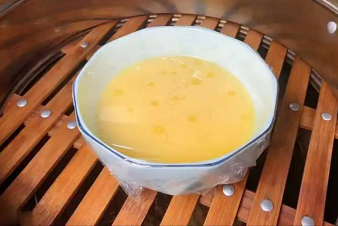 Người phụ nữ mắc tiểu đường ăn trứng hấp thường xuyên vào bữa sáng, cơ thể xuất hiện thay đổi bất ngờ- Ảnh 1. Người phụ nữ mắc tiểu đường ăn trứng hấp thường xuyên vào bữa sáng, cơ thể xuất hiện thay đổi bất ngờ- Ảnh 1.