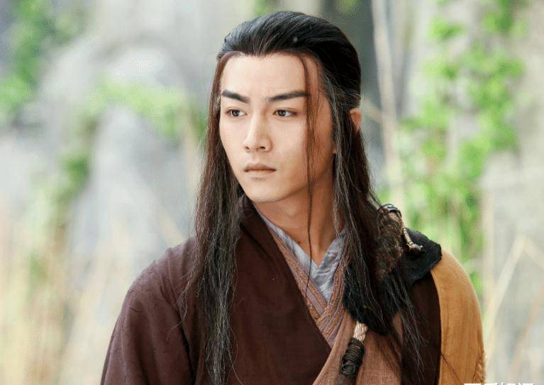 Tiêu Phong bại dưới tay Vô Danh Thần Tăng, đổi thành Dương Quá liệu có cơ thắng? Chỉ cần so 1 điểm là rõ- Ảnh 5. Tiêu Phong bại dưới tay Vô Danh Thần Tăng, đổi thành Dương Quá liệu có cơ thắng? Chỉ cần so 1 điểm là rõ- Ảnh 5.