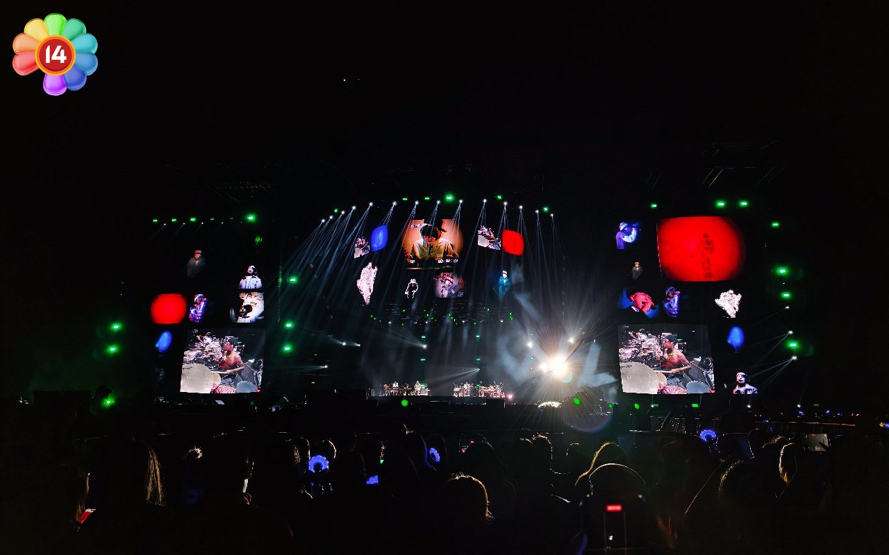 100 nghìn người đến concert G-DRAGON tại Hà Nội: Show quốc tế có lượng khán giả lớn nhất Việt Nam- Ảnh 7. 100 nghìn người đến concert G-DRAGON tại Hà Nội: Show quốc tế có lượng khán giả lớn nhất Việt Nam- Ảnh 7.