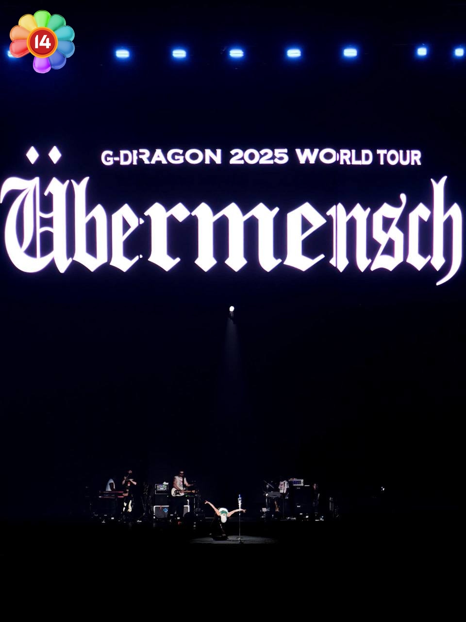 100 nghìn người đến concert G-DRAGON tại Hà Nội: Show quốc tế có lượng khán giả lớn nhất Việt Nam- Ảnh 4. 100 nghìn người đến concert G-DRAGON tại Hà Nội: Show quốc tế có lượng khán giả lớn nhất Việt Nam- Ảnh 4.