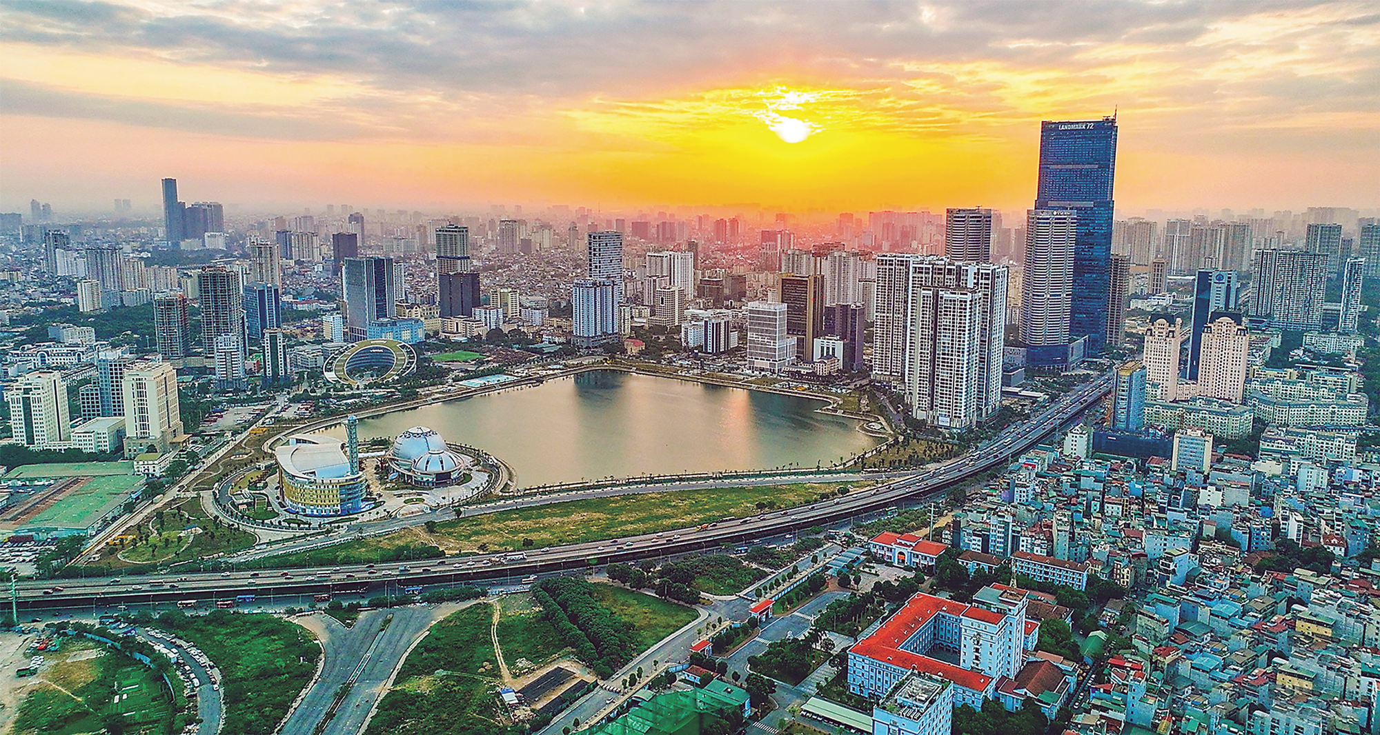 TS. Đinh Thế Hiển: Ở trung tâm TP HCM, Masterise có quyền bán giá cao, còn ở Long Khánh nhà giảm 10 tỷ xuống 4 tỷ vẫn không ai mua- Ảnh 2.