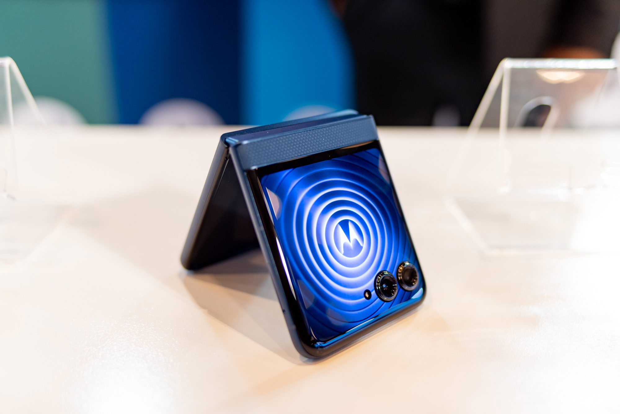 Cuộc tái xuất của Motorola: Tung 5 smartphone mới tại Việt Nam, từ flagship gập đến dòng phổ thông cận giá rẻ- Ảnh 2.