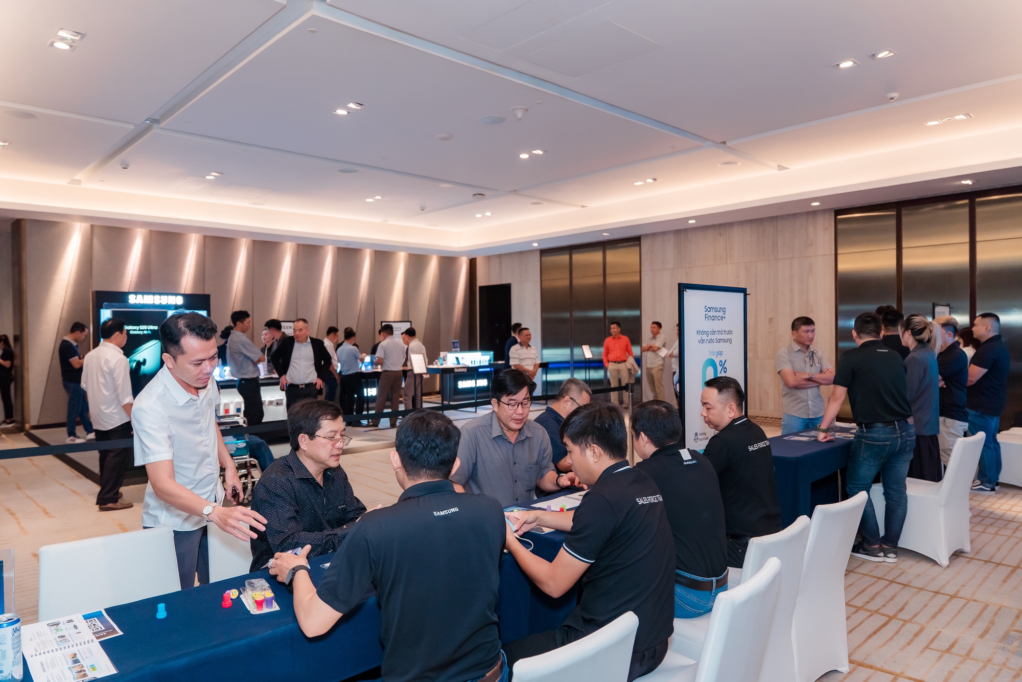 Thêm một đơn vị phân phối tham gia mở rộng độ phủ điện thoại Samsung tại điện máy- Ảnh 2.