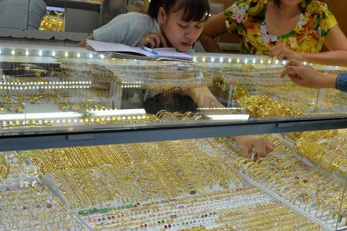 Giá vàng hôm nay 14-11: Sụt giảm mạnh khi nhà đầu tư ồ ạt chốt lời- Ảnh 1. Giá vàng hôm nay 14-11: Sụt giảm mạnh khi nhà đầu tư ồ ạt chốt lời- Ảnh 1.