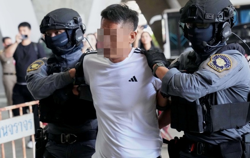 NÓNG: NÓNG: Dẫn độ em chồng Triệu Vy cầm đầu đường dây buôn người sang Myanmar về nước- Ảnh 1. NÓNG: NÓNG: Dẫn độ em chồng Triệu Vy cầm đầu đường dây buôn người sang Myanmar về nước- Ảnh 1.