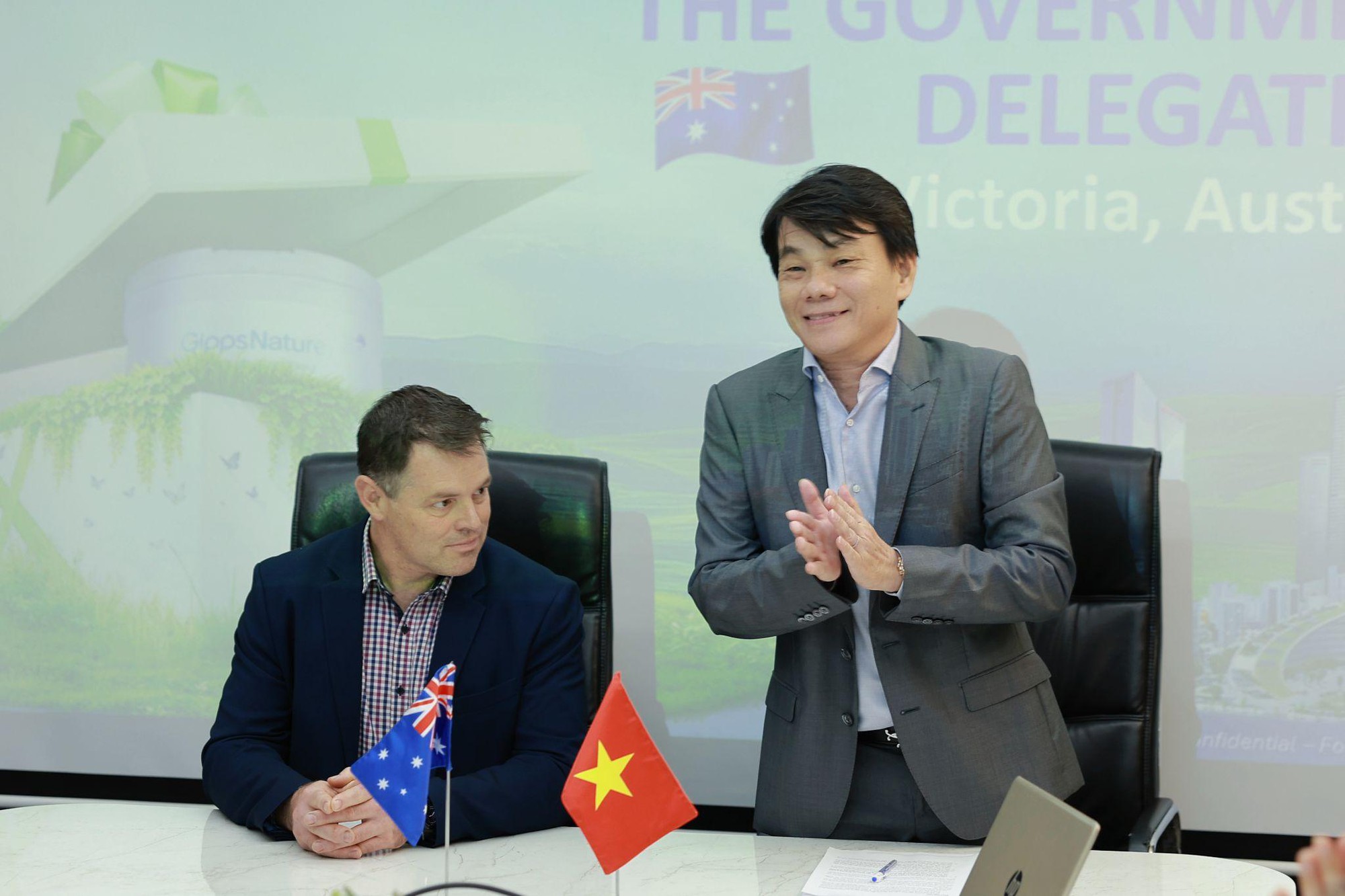 Bộ trưởng bộ tài chính bang Victoria ghé thăm Nutifood, khẳng định uy tín thương hiệu Gippsnature - Ảnh 4. Bộ trưởng bộ tài chính bang Victoria ghé thăm Nutifood, khẳng định uy tín thương hiệu Gippsnature - Ảnh 4.