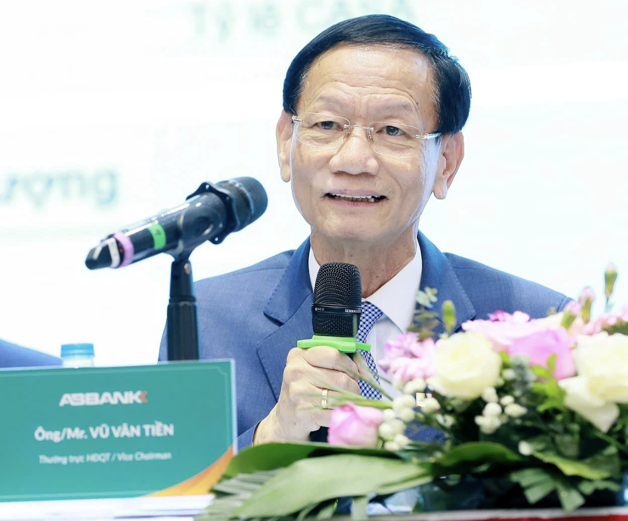 Ông Vũ Văn Tiền trở lại vị trí Chủ tịch ABBank, ngân hàng thay CEO - Ảnh 1.