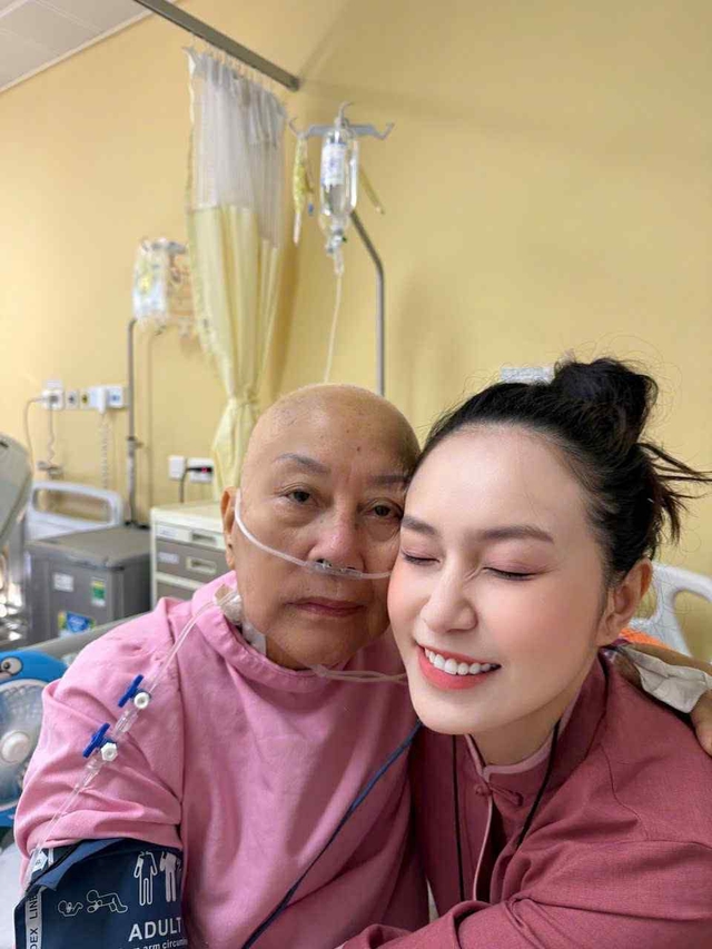 Mẹ ca sĩ Tuấn Hưng qua đời, Bằng Kiều cùng dàn sao Việt chia buồn- Ảnh 5. Mẹ ca sĩ Tuấn Hưng qua đời, Bằng Kiều cùng dàn sao Việt chia buồn- Ảnh 5.