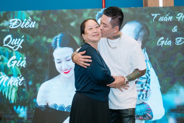 Mẹ ca sĩ Tuấn Hưng qua đời, Bằng Kiều cùng dàn sao Việt chia buồn- Ảnh 8. Mẹ ca sĩ Tuấn Hưng qua đời, Bằng Kiều cùng dàn sao Việt chia buồn- Ảnh 8.