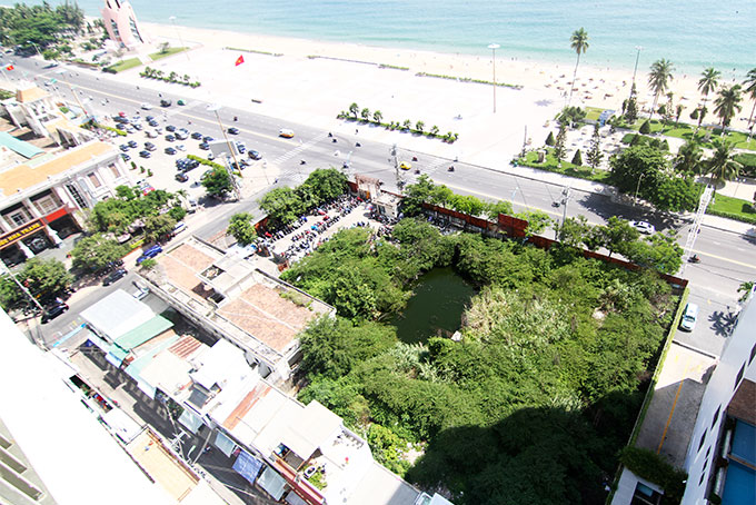 Khánh Hòa chuẩn bị đấu giá 'đất vàng' 48 - 48A đường Trần Phú sau nhiều năm bỏ hoang - Ảnh 1.