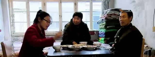 Cô gái 33 tuổi ăn bám bố mẹ già suốt hơn 10 năm, bị nhắc đi làm liền quát: "Sinh ra thì phải nuôi"- Ảnh 2. Cô gái 33 tuổi ăn bám bố mẹ già suốt hơn 10 năm, bị nhắc đi làm liền quát: "Sinh ra thì phải nuôi"- Ảnh 2.