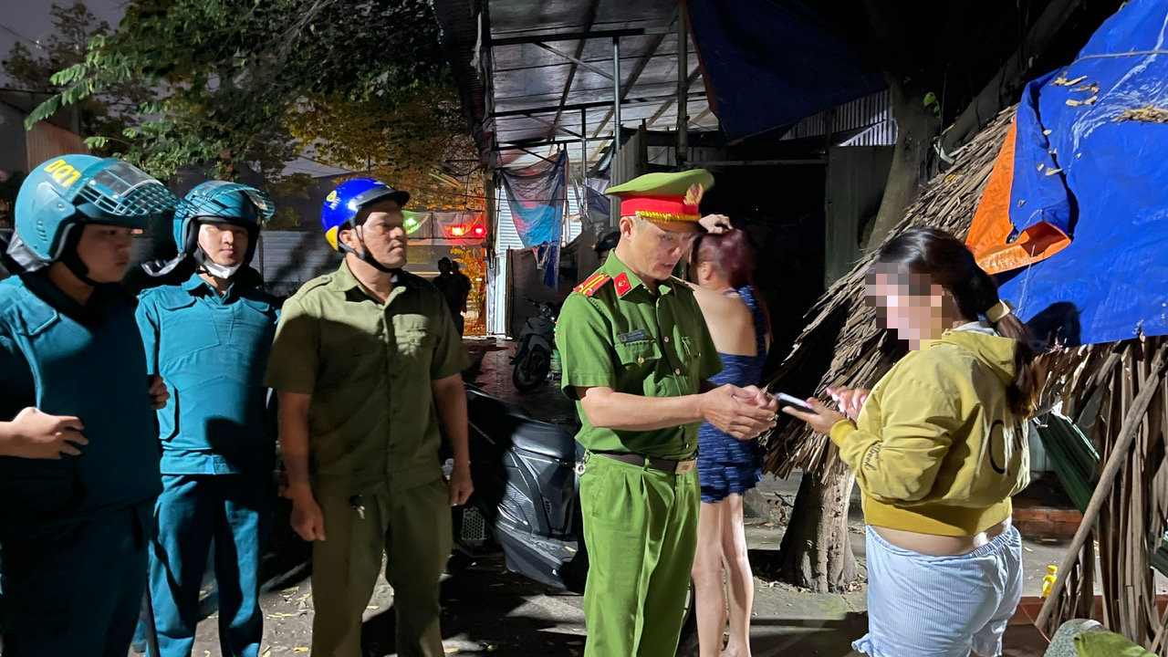 Bí mật ở những quán cà phê chòi trên đường Mỹ Phước - Tân Vạn - Ảnh 1. Bí mật ở những quán cà phê chòi trên đường Mỹ Phước - Tân Vạn - Ảnh 1.