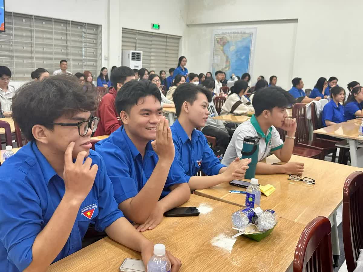 Giới trẻ nói gì về việc ngại kết hôn và sinh con?- Ảnh 7. Giới trẻ nói gì về việc ngại kết hôn và sinh con?- Ảnh 7.