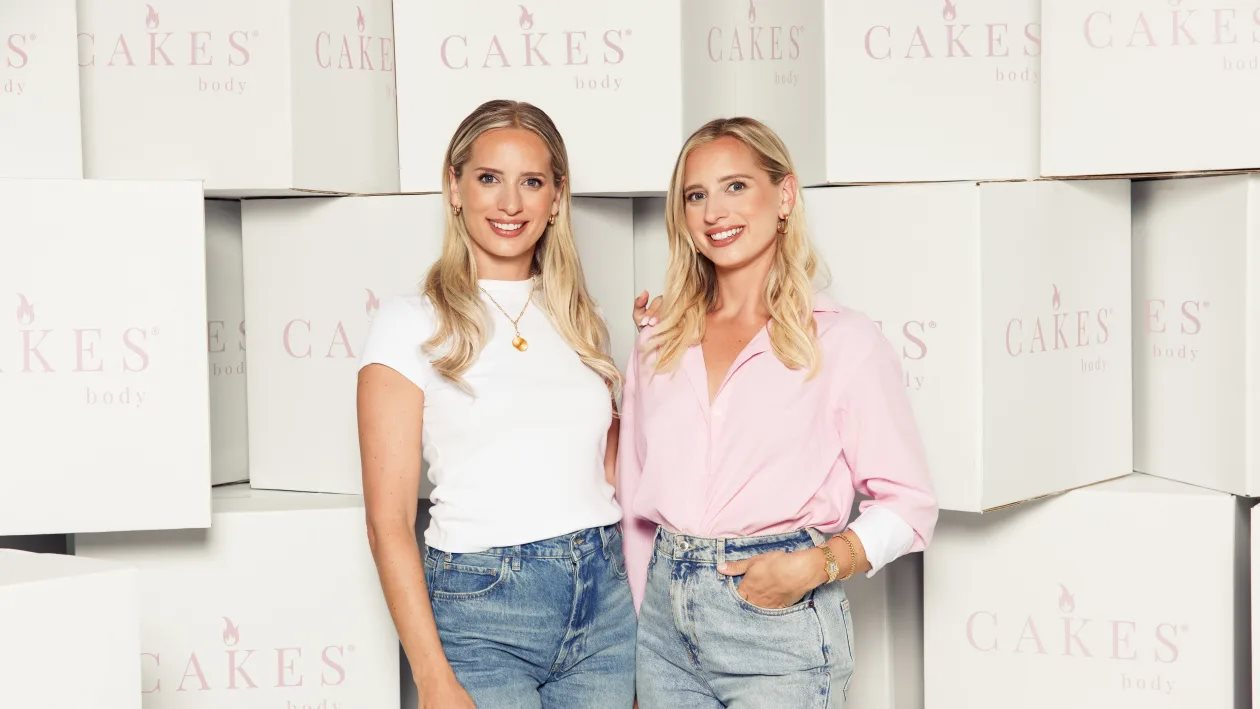 2 chị em sinh đôi dốc hết 10.000 USD tiền tiết kiệm để khởi nghiệp, 3 năm sau đạt doanh thu 95 triệu USD/năm- Ảnh 1. 2 chị em sinh đôi dốc hết 10.000 USD tiền tiết kiệm để khởi nghiệp, 3 năm sau đạt doanh thu 95 triệu USD/năm- Ảnh 1.