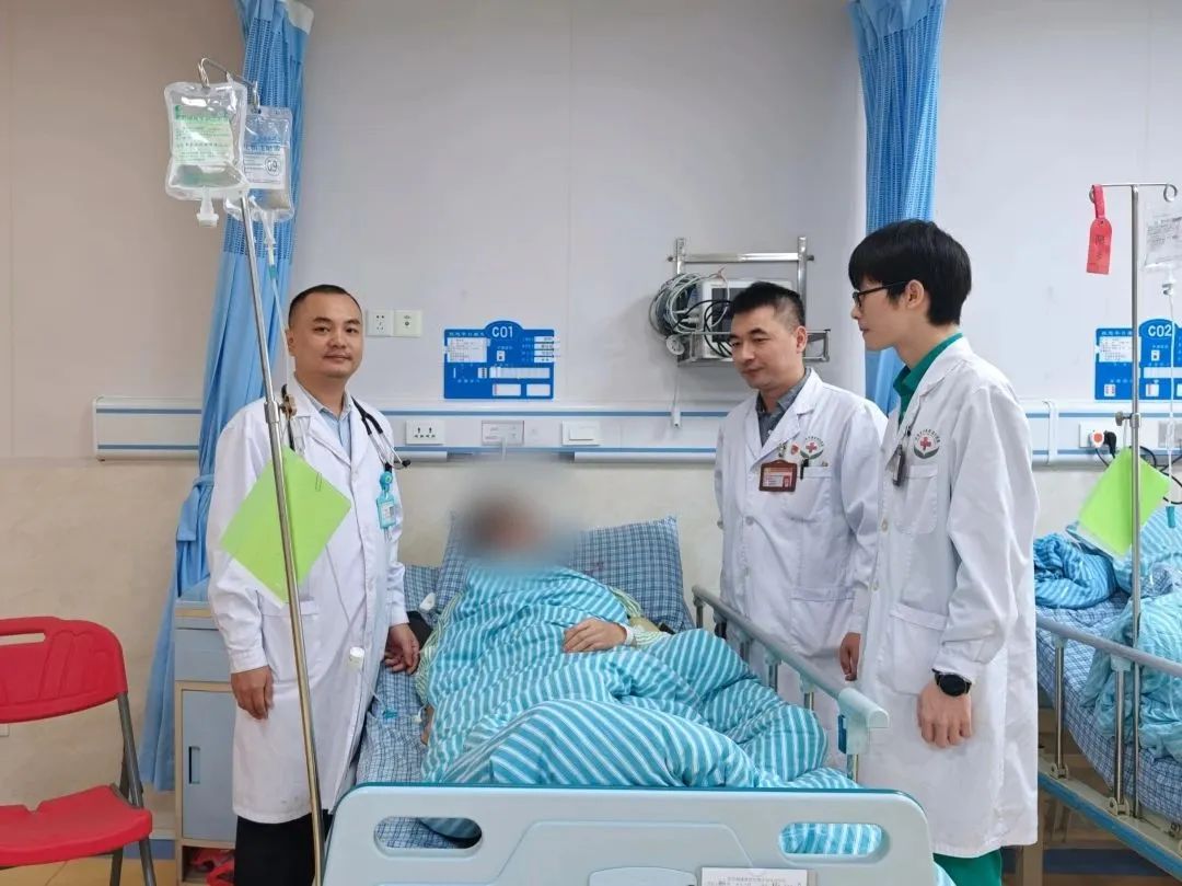 Người đàn ông 37 tuổi bất ngờ ngã quỵ, nguy kịch: Bác sĩ thở dài "sao có thể uống thứ này mỗi ngày?” - Ảnh 1. Người đàn ông 37 tuổi bất ngờ ngã quỵ, nguy kịch: Bác sĩ thở dài "sao có thể uống thứ này mỗi ngày?” - Ảnh 1.