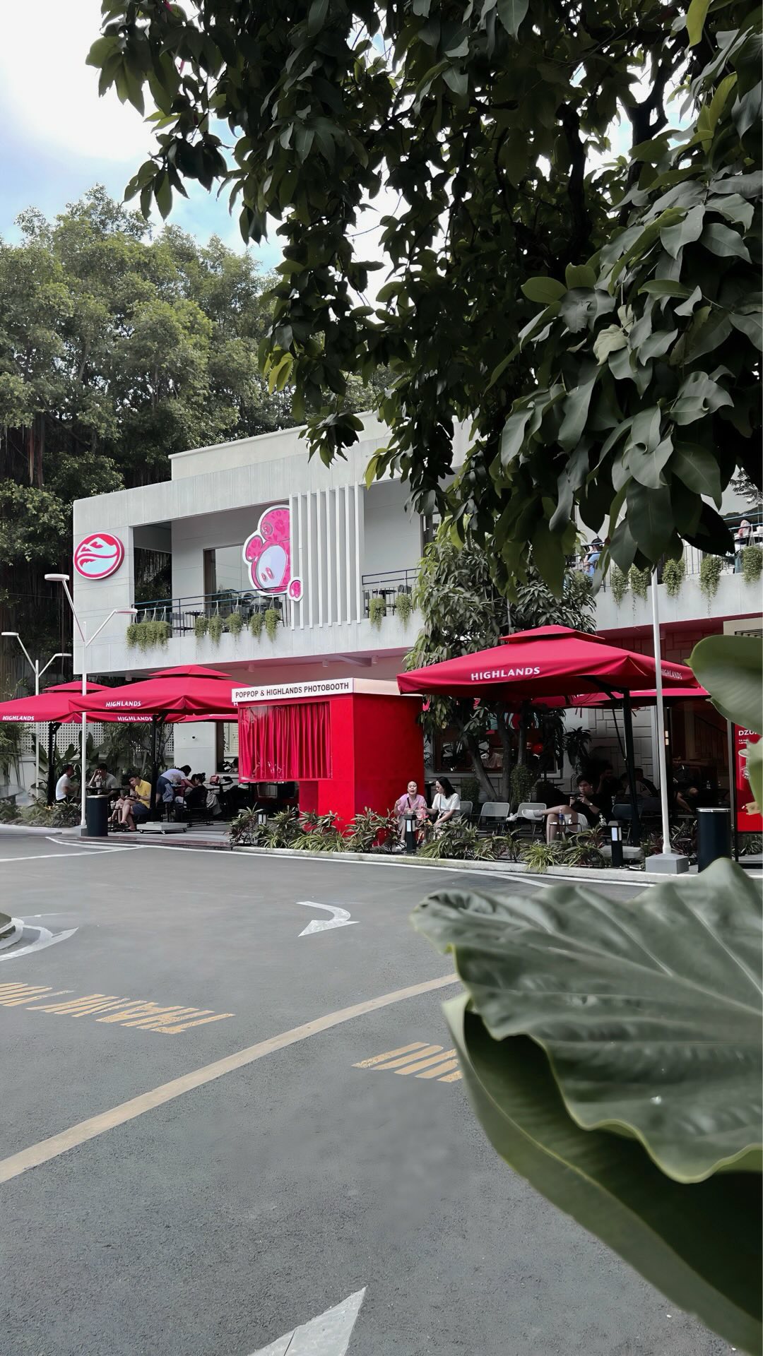 Highlands Coffee đang toan tính gì khi đặt photobooth tại chi nhánh Drive Thru? - Ảnh 3.