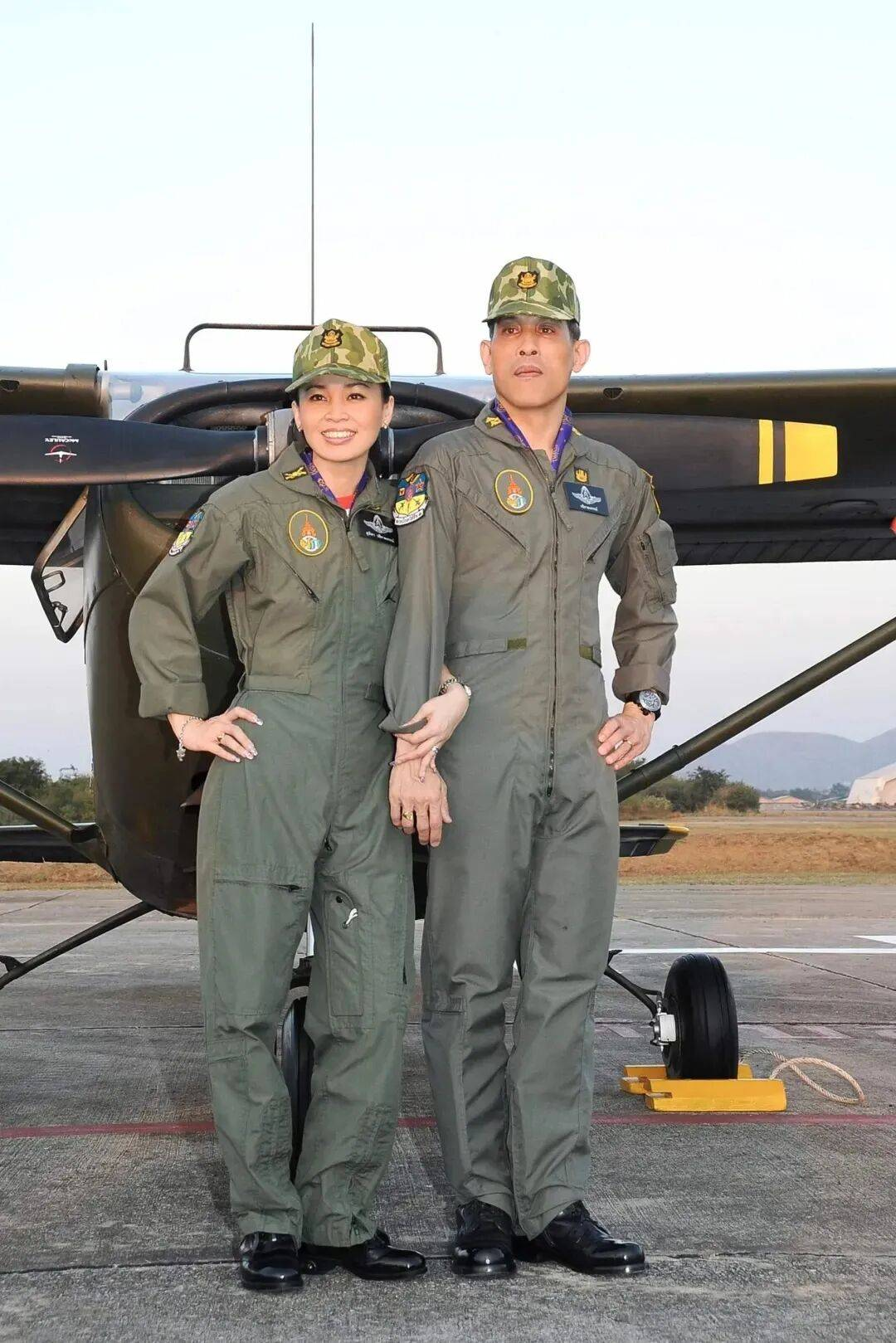 Hoàng hậu Thái Lan từng là tiếp viên hàng không: U50 đẹp lộng lẫy như minh tinh trong chuyến công du nước ngoài- Ảnh 8. Hoàng hậu Thái Lan từng là tiếp viên hàng không: U50 đẹp lộng lẫy như minh tinh trong chuyến công du nước ngoài- Ảnh 8.