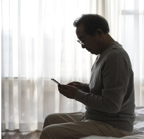 U65 đi họp lớp, tôi vô tình tiết lộ lương hưu 22 triệu đồng/tháng, bạn học tranh cãi 7 ngày đêm: Tôi không cần chứng minh với ai